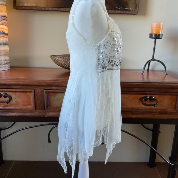 Wet Seal Lace, Sequin and Beaded Cami/Halter. White. Size S - Picture 12 of 12